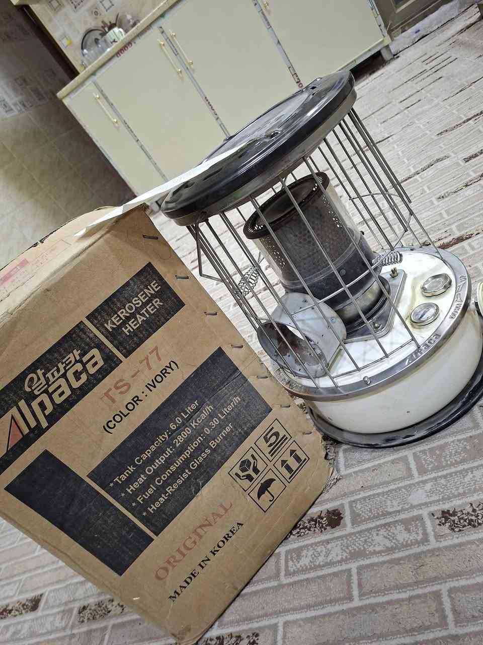 صوبة انتيكة
ياباني اصلي
غير مستخدم 
بالكارتونة والكتلوك 
السعر 75 الف
بغداد الشعب
***********
