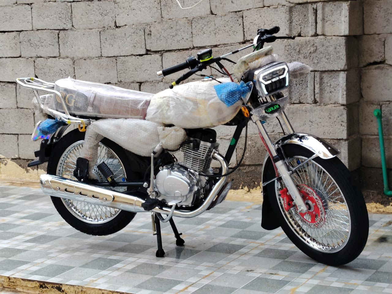 السلام عليكم شباب درجه سونك للبيع درجه مكفوله كفاله عامه درجه مستخدمه شهر  السعر 875 وبيه مجال مكاني واسط الصويره 

***********
