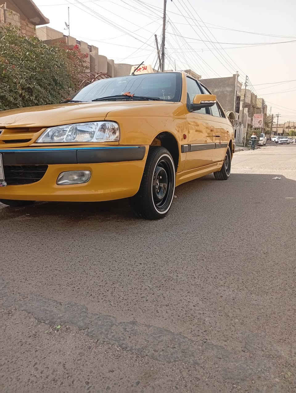 السلام عليكم اخواني أقره المنشور للئخير وخابر بيجو بارص موديل 13 رقم بغداد نكليزي  تحويل مباشر سنويه لل 29 السياره مصبوغه عام سبب الصبغ الله شاهد متروكه جوه شجره 7سنوات اي قطعه بسياره ممبدله ولاضربه السياره بيهه غراض اب 7ورقات تقريبا تريدهه بغراضهه قفلهه 45 تريدهه بدون غراض 40 مكينه وكير وصدر وتخم تاير وكهربائيات وتبريد على الشركه للبيع فقط السياره مكانه بغداد البياع حي المواصلات واي استفسار على رقمي التالي *********** ابو زينب
