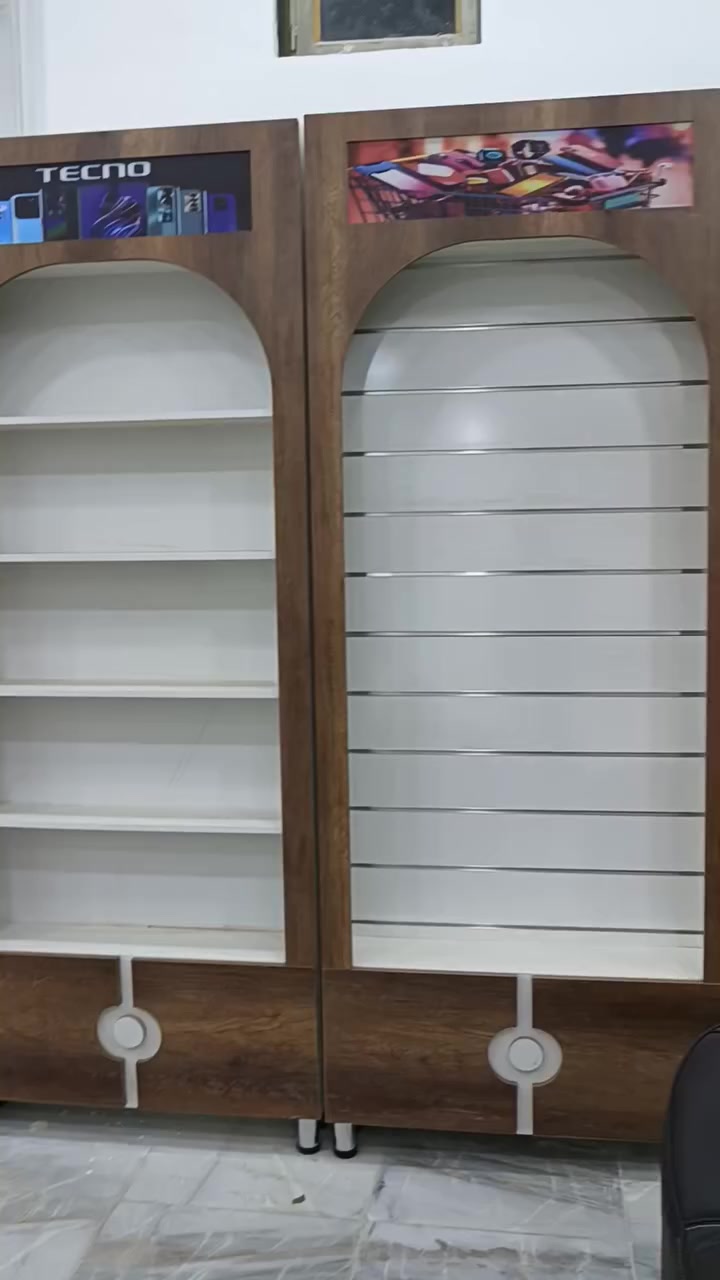 السلام عليكم فاتيرينات للبيع وميوزه بغداد العبيدي 
قياس الفاتيرنه متر في مترين ونص وميز قياس متر وارتفاع متر  العدد 30 فاتيرنه والميوزه 15 وميز رسبشن مترين في متر.  سعر القطعه الوحده 125. ماعدا الميز 500....واتساب ***********
