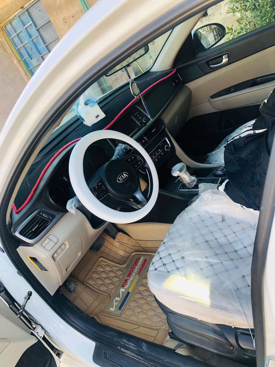 السلام عليكم ابتمه وارد امريكي حادثها جاملغ خلفي ولباقي كفاله ماشيه ٨٠ بسمنه المكان كربلاء مديل ١٧ لسعر ١٣٣ بيها مجال حق الجيه
رقم صاحب لسياره 
***********

