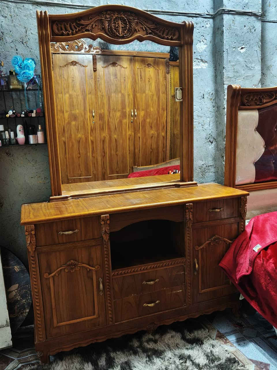 غرفه نوم للبيع صاج تكمه تفصال هيه ودوشك ***********
