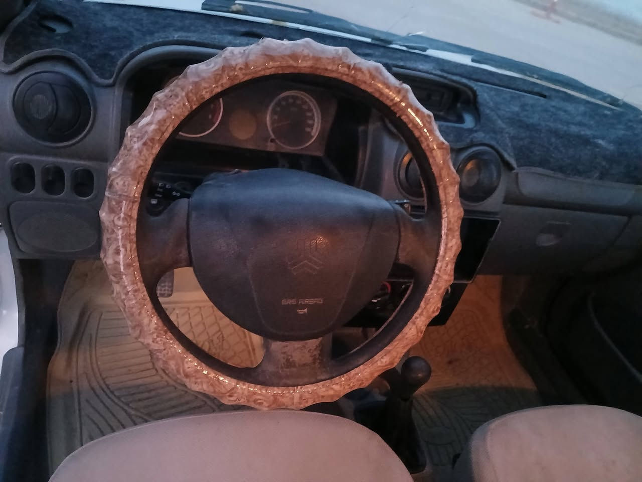 سلام عليكم ورحمة الله وبركاته سياره سايبه للبيع موديل ٢٢ مكفوله كفاله عامه رقم قادسيه ماعده شبر بارد بالجاملغ سياره حلوه تبريدثاج تايرات جدد حداديه فول مكان الديوانيه الحمزه الشرقي السعر ٥٨وبيها مجال *********** ***********
