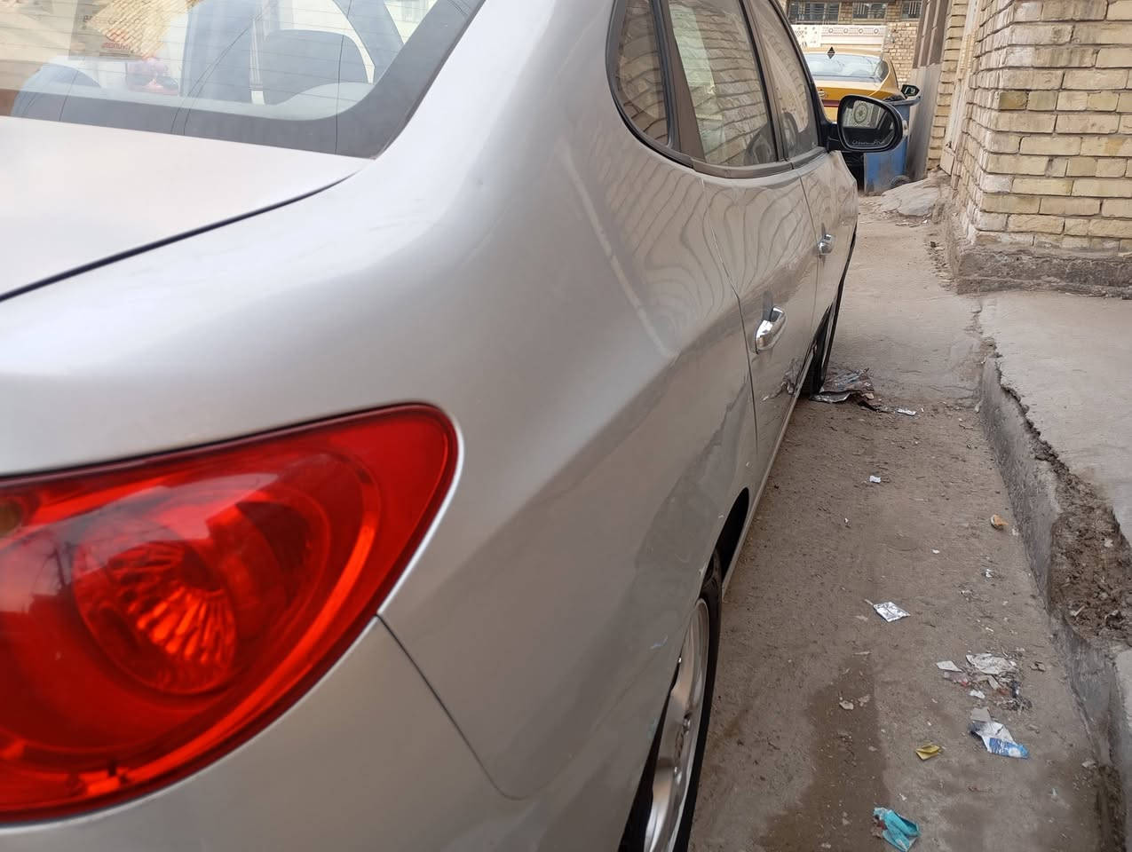 سلام عليكم النترا خليجيه موديل ١١ شركه العامة محرك ١٦٠٠دكشن عالي كير مكفولات سياره فول شاشه كامره دواره فتحه اشري بل مري صدر أمامي وخلفي جديد تخم تأير تبريد ثلج دوشه عامه بيه بس قطعه وحده كلير الماشر عليه سياره بدون اضربه اواخل باقي مكفوله سياره باسمي مشروع وطني سنويه وهزه جديده رقم بغداد دولي سعر  ١١٣وبيه مجال بسيط العنوان بغداد رقم الهاتف ***********
