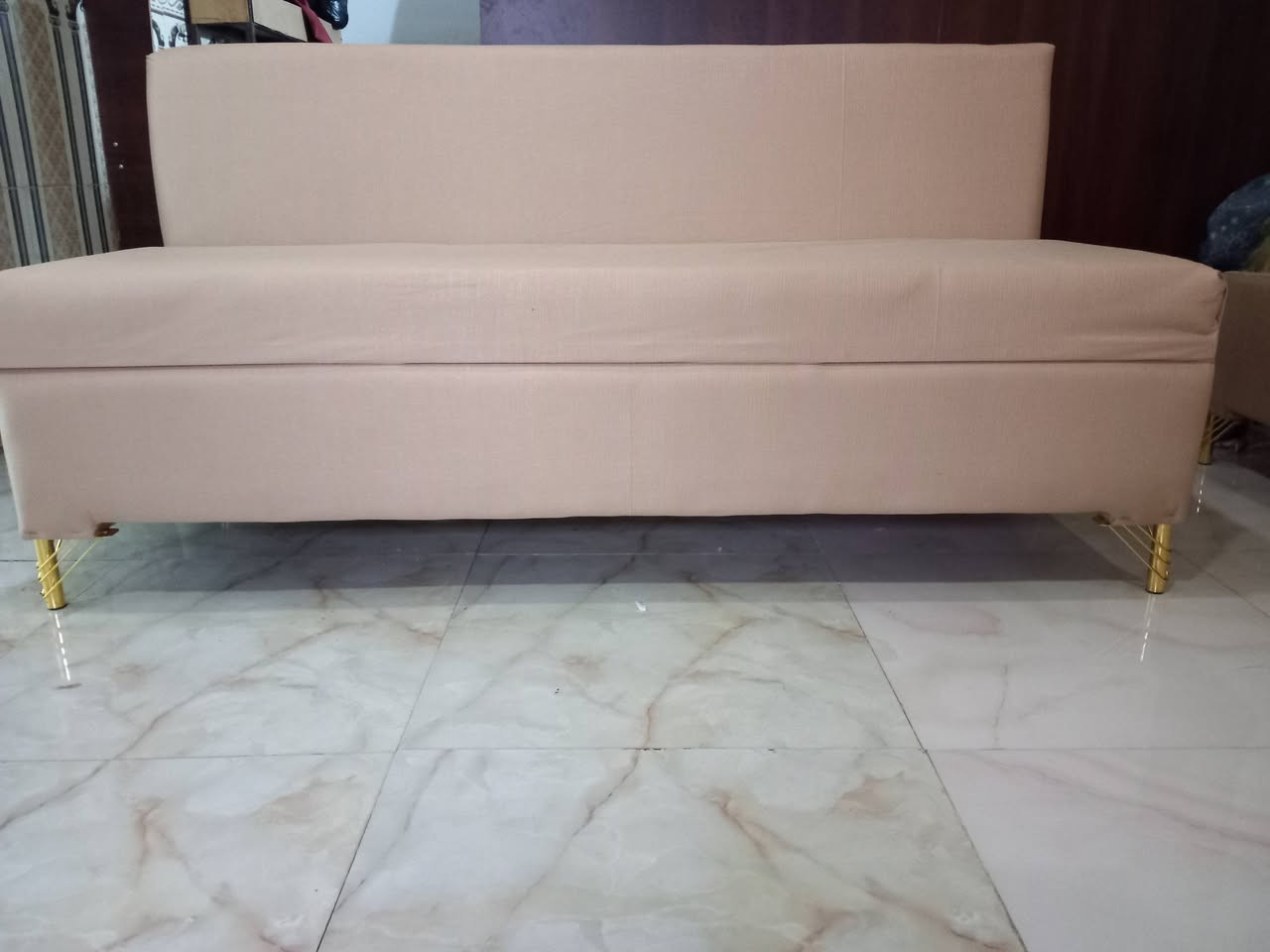 دواوين وكرويتات حسب الطلب 
الديوان خشب روسي كيج ١٨ وليس نشاره مضغوطه 
اسفنج مميز نخب اول قماش كتان داخل البيت اختر التصميم الي يعجبك واني بخدمتك اذا بي إضافات ينرفع من سعره حسب الاضافه
سعر المتر ٨٠ الف فقط 

كرويتات حديد ١انج سماكه ٢ملم خشب جام روسي كيج ١٤ اسفنج مميز نخب اول قماش شامان تنفع للمواكب والحسينيات والجلسات الخارجيه سعر المتر ٦٥ الف فقط

تكدر تغير بالمواصفات والألوان براحتك 
للتواصل 
***********
واني بخدمتكم
