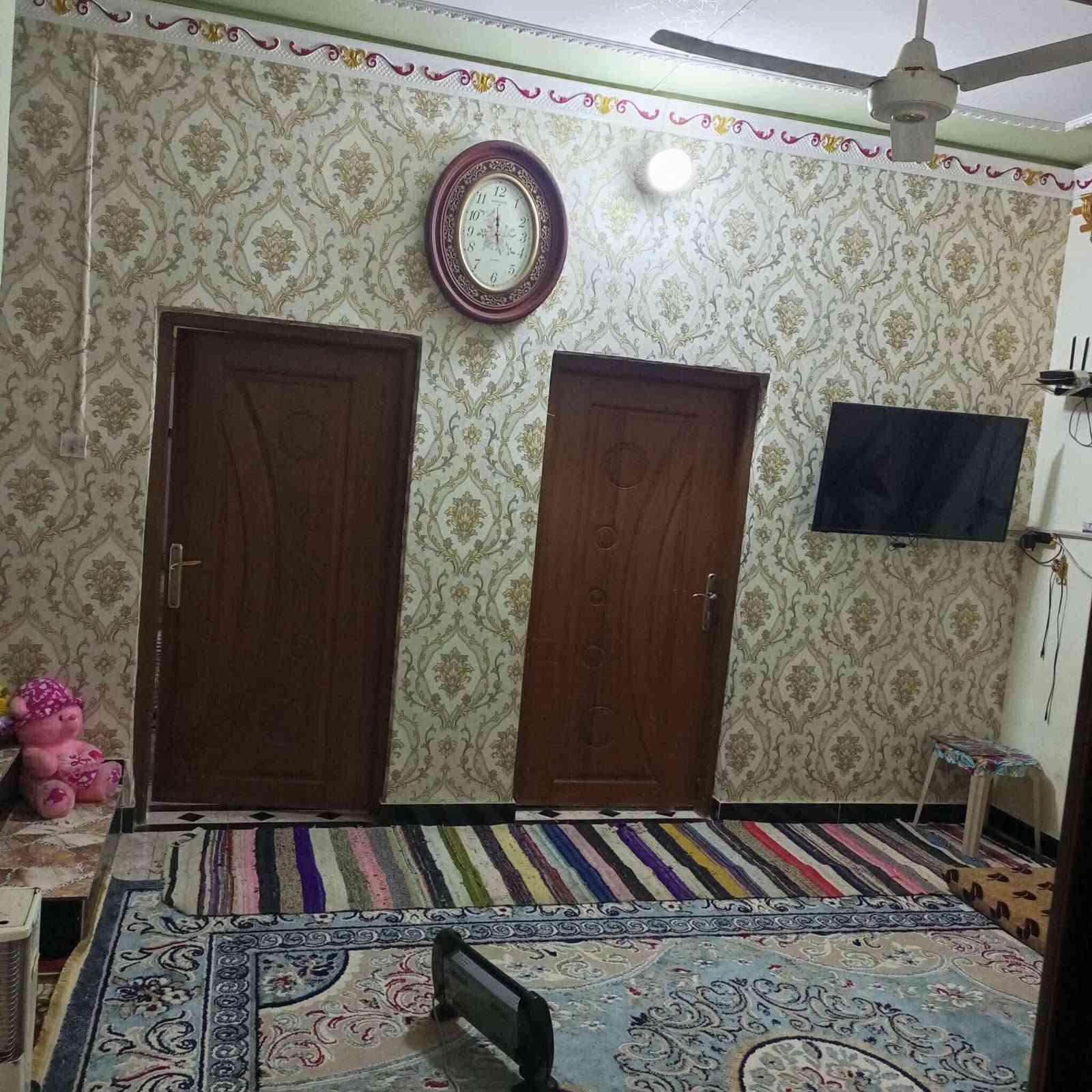 بيت للبيع طابق واحد 

العنوان الرمادي 5كيلو قرب مدرسه رايه الله أكبر 

طابو صرف 

مساحه 200متر 

شارع 10متر تبليط 

سعر الدار 120مليون وبي مجال 

محتويات الدار غرف نوم عدد صاله 2استقبال مطبخ حمامات داخليه وخارجيه استقبال صاله 

الاتصال ‏‪***********‬‏

عنوان المكتب الرمادي خلف العاب السندباد
