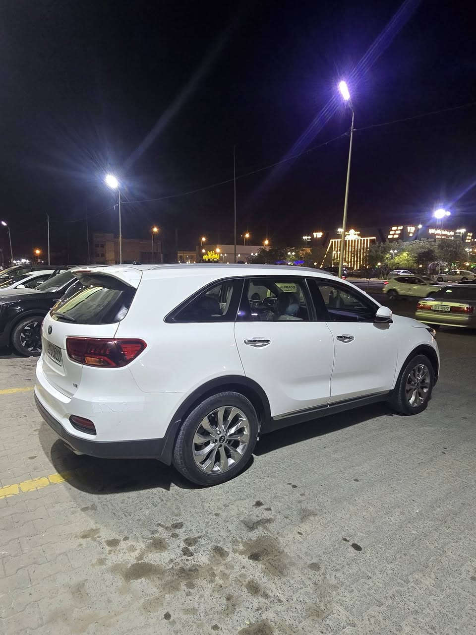 للبيع كيا سورنتو ٢٠١٨ رقم بغداد انكليزي  ٦ سلندر بنوراما  مكفوله من ضربه وصبغ وتبديل  مكينه وكير على وضع الشركه  ماشيه ٨٦ الف سعرها ٢٣٥ وبيها مجال بسيط النجف الاشرف اتصال ***********
