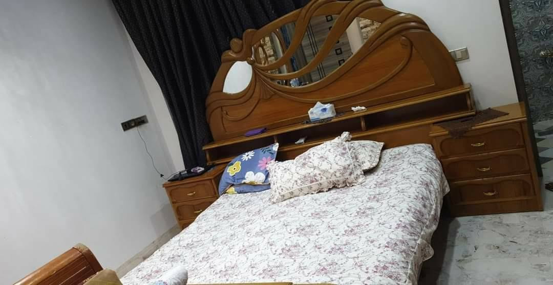 غرفة للبيع خشب ثقيل 
معمل الصبا ؟ قفل ٦٥٠  الف موصل حي شيماء جمعية رجال اعمال توصيل  ***********
