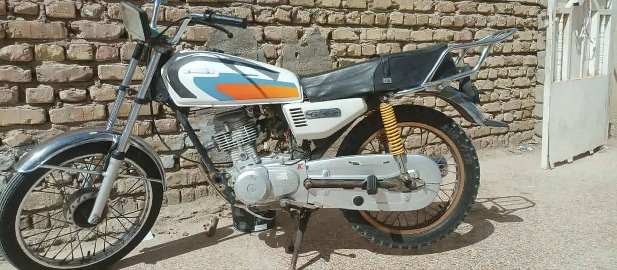 للبيع ارشا أوراق كامله مديل19 مكينه نامه أصلي ما مفتوحه ب 400 وبيه مجال مكان سوك شيوخ ***********
