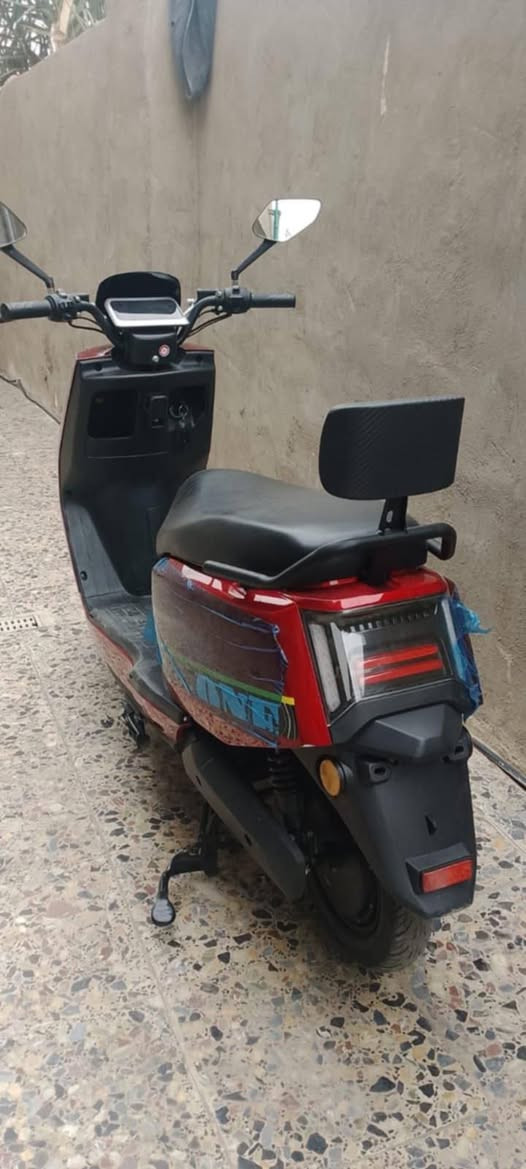 سلام عليكم دراجة شحن للبيع موديل 2025 جديدة 6 بطاريات ملف 20000 السعر ب 800 وبيهة مجال *********** موجود واتساب مكان البياع
