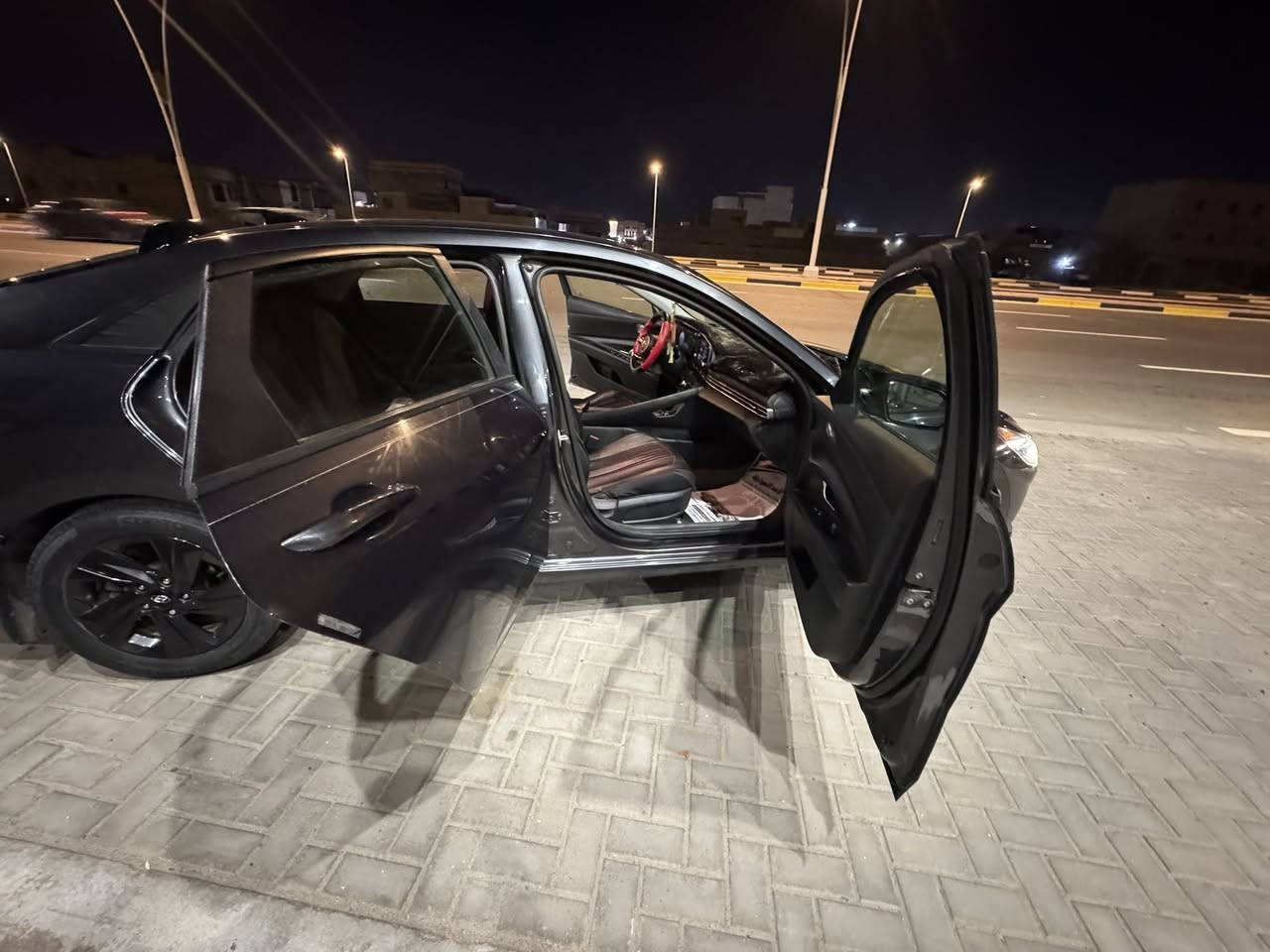 سلام عليكم

الانترا 21 وارد امريكي

حادث خلفي خفيف فقط بارد

فول عده تنته

رقم اربيل 
***********
