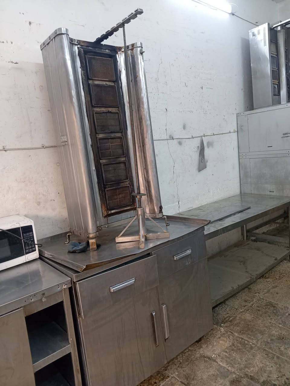 مستعدون لتجهيز المطاعم بكافه المعدات جديد ومستعمل وشراء الغراض المطاعم المستعمله الاستفسار اتصال او واتساب ***********
