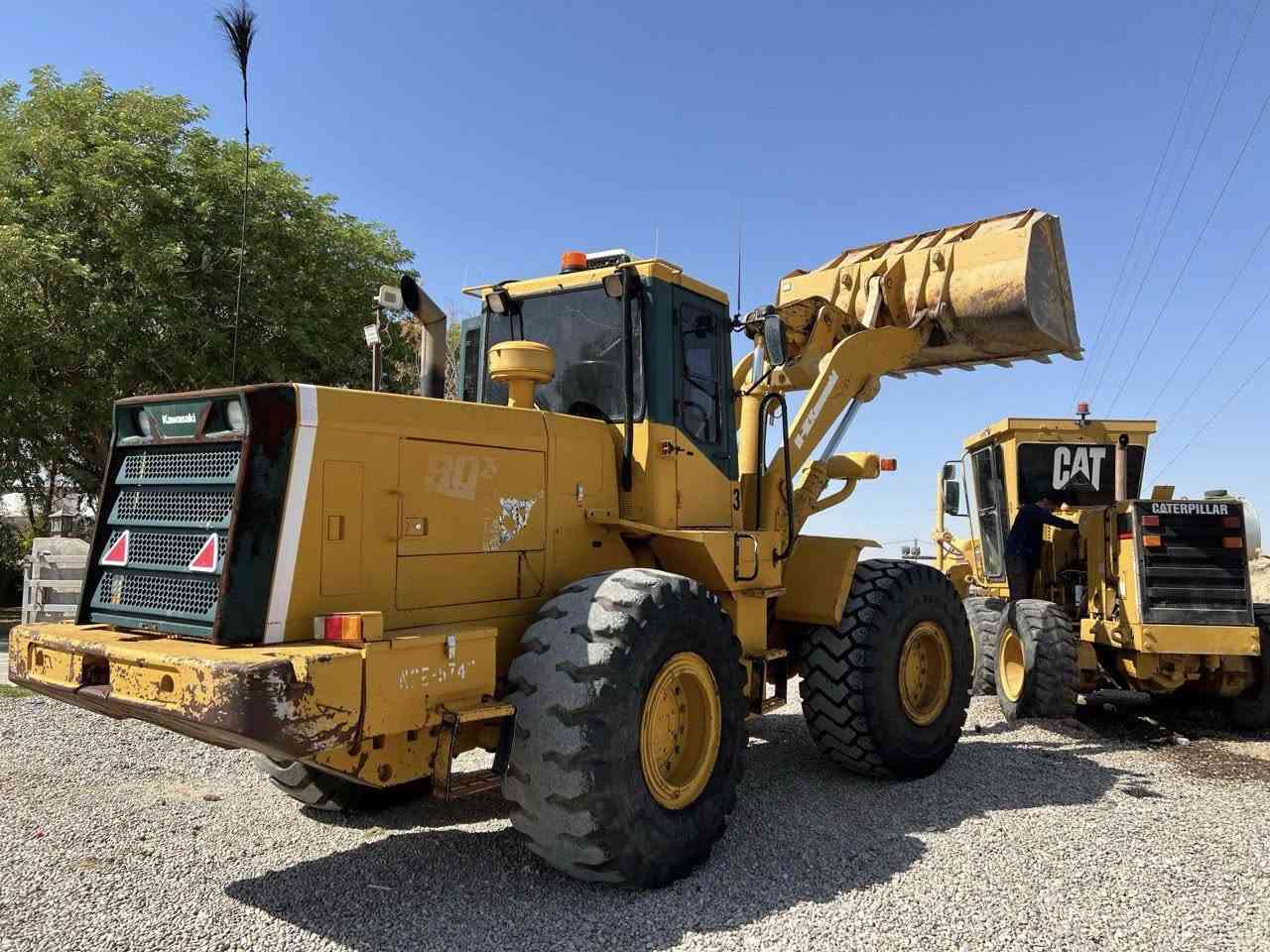 البیع
حجم 80 zv 
مودیل 2005 
تايرات جديد
منفیس بصرا
12 الف ساعات
قترە سبغ مابی
شفل جاهز
***********
