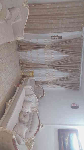 تخم مصري خشب زان كلش ثقيل مع ستائر كلهم بمليون وبي مجال بسيط مكاني حي البساتين للاستفسار الاتصال ***********
