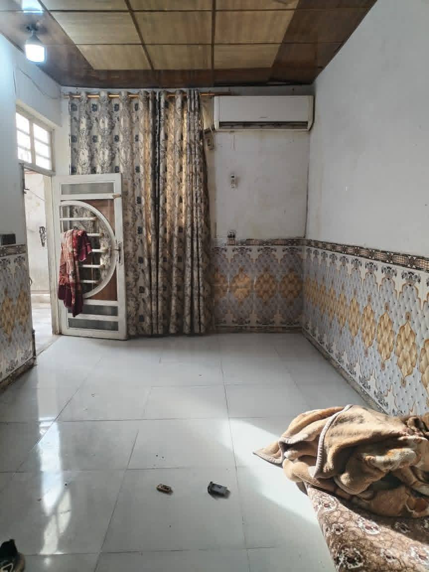 بيت 104متر بيع  سند 25زراعي  موقع حي ميسان قرب سكلت كرعاوي.  بي 2غرف  غرفه3حد سكف  صحيات3 .سعر 25.رقم موبايل ***********
