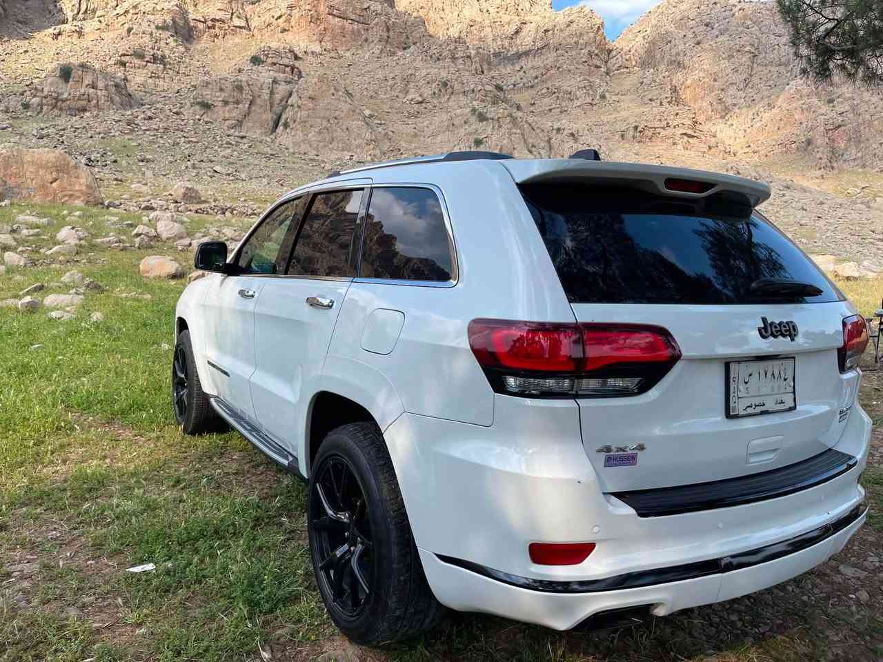 السلام  عليكم ورحمة الله وبركاته 

‏‎‏‎       ——— لـلـبـيع  ———

جيب كراند شيروكي —   Jeep Grand Cherokee

‏‎‏‎وراد خليجي   شركة هارلم .       

‏‎‏‎الموديل           —   2021

فئة.                 —  Limted 

حجم المكينه   —   V6

‏‎‏‎اللون               —    ابيض  

‏‎‏‎المسافه المقطوعه — 56.000 mil 

‏‎‏‎حاله السياره. — مكفول كفاله عام 

‏‎‏‎المواصفات 
-صلايد 
- رادار كبير 
-3 شاشة 
‏‎‏‎- بصمة تشغيل 
‏‎‏‎- بصمة أبواب 
‏‎‏‎-تشغيل عن بعد 
‏‎‏‎-ترحيب عند الاقتراب 
‏‎‏‎-كشنات جلد 
-داخل لونين مميز مشمشي
‏‎‏‎- رادار جانبي 
‏‎‏‎-رادار امامي 
‏‎- رادار خلفي 
‏‎‏‎- شاشه كبيره تدعم نظام الأبل كار باي ونظام الاندرويد 
‏‎-تدفئة ستيرن 
‏‎-گير ماوس 
‏‎-اوتو هولد
‏‎-اوتو ستوب 
‏‎-هندبريك بصمه 
‏‎-٧وضعيات قياده 
‏‎‏‎-كشنات تدفئة 
‏‎‏‎- ستيرن بحركه كهربائيه 
‏‎‏‎- تبريد مركزي 
‏‎‏‎- بگ لايت LED 
‏‎-صندوق كهربائي 
‏‎‏‎- كرسي تبريد و تدفيه 
‏‎‏‎-كرسي السايق والراكب بحركه كهربائيه
‏‎‏‎-تحكم ستيرن جهتين 
‏‎‏‎-تحديد سرعه 
‏‎‏‎-مانع انزلاق 
‏‎‏‎-ليد نهاري
‏‎‏‎-كامره خلفيه دواره 
‏‎‏‎باقي المواصفات المعروفه 

‏‎‏‎رقم السياره    — بغداد  

‏‎‏‎للأستفسار.     — ***********
وەتساپ رانية, السليمانية

