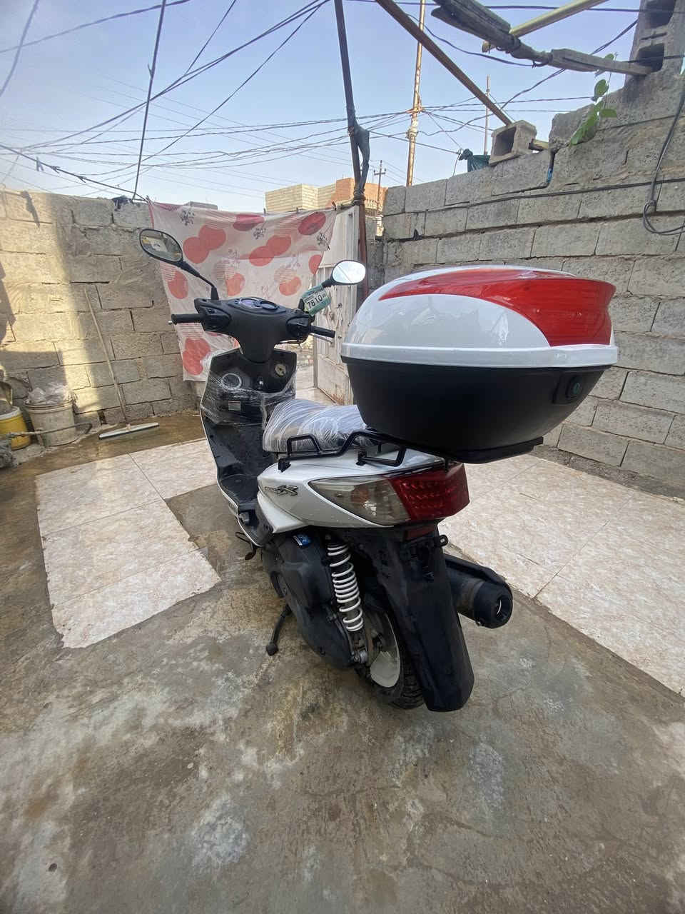 سلام عليكم سكنس فحل رنبه جديدة لك كوري نوزل خطين بدون هندر استان مو حساس دشبول عداد دواسات كله ختم واحد ماشيه 40000 وياها خوذه قبق بانزين مسح مكاني بعقوبه مجمع الصناعي قرب مدرسة الحياة السعر مليون و300 وبيها مجال لطيبين رقم***********

