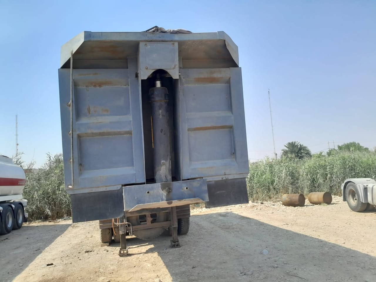 السلام عليكم عربانه ٣دناكير نساف عمل جرف النداف الذرعة ٣٠ متر/***********  /***********

