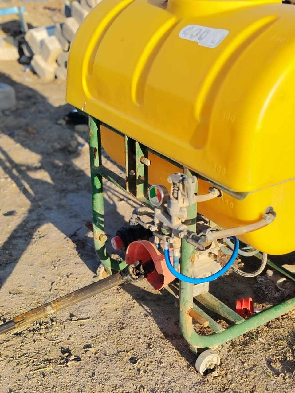 السلام عليكم محمولة مال دوه للبيع جديده مشتغله موسم واحد فقط السعر 750 وبيها مجال المكان طريق كربلاء نجف للستفسار ***********
