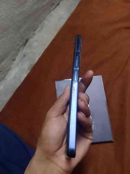 السلام عليكم تليفونTECNO POVA 5 Pro 5G تليفون نضيف ابدل شاشه اصليه والله  ذاكرته 256مكاني بغداد المشتل سعره 140وبيه مجال ***********
