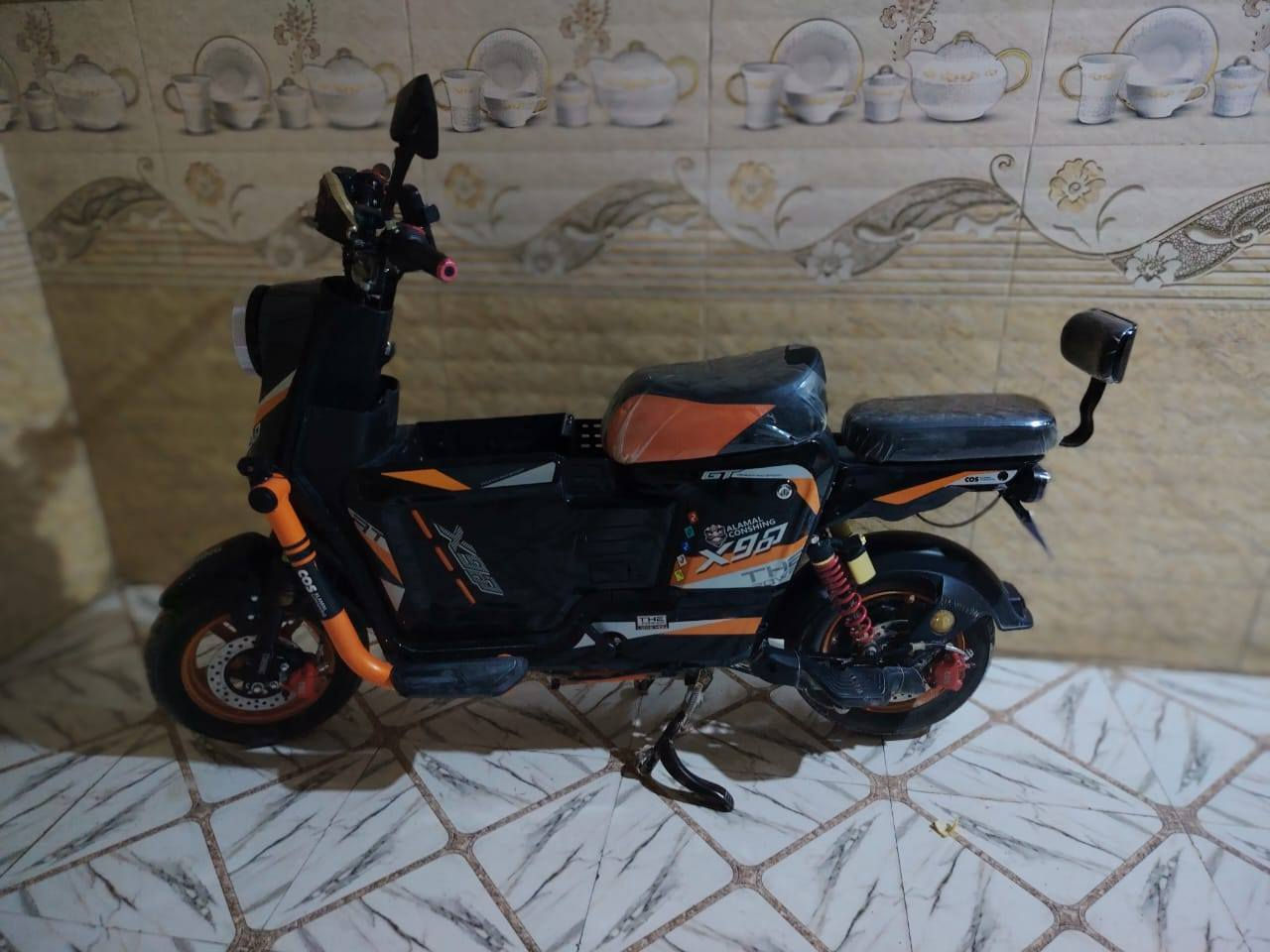 السلام عليكم
دراجه شحن x900 جديده كلش بيها 5 بطاريات حجم 33 امبير كامله كهربائيات اشاير هورن لايت وياها شاحنه رقميه الاصليه درجه مفوله وما ينقصها شي بيها سماعات ويشتغلاً بلاتوث وجديده كلش وكامله ملحقاته ووصلها موجود الدراجه مكفوله من كلشي  مكاني البصره الشعيبه اللي تفيده يراسلني واتساب وبلخدمه ‏‪***********‬‏
