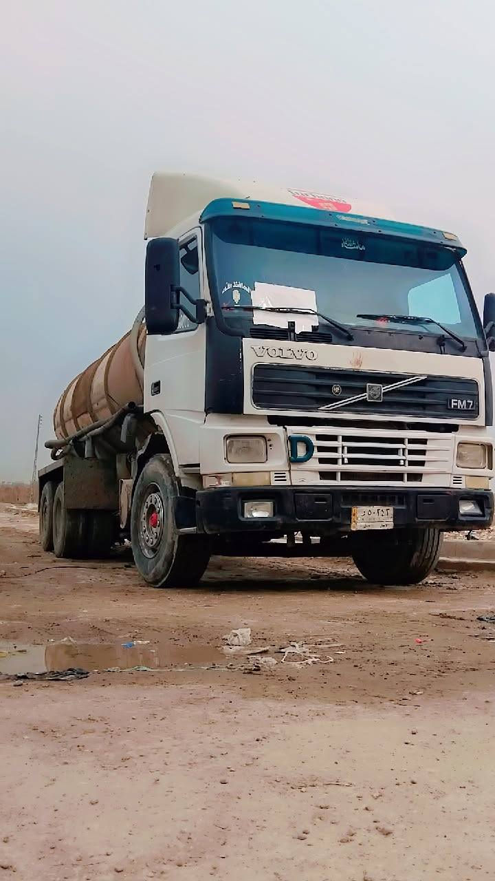 فالفو اف ٧ بم ونوزل للبيع رقم انبار ألماني ما مدفوع كمرك موديل ٢٠٠٢ السعر  ٢$ شدتين  *********** ٠٧٥٠٠٩٦ ١٢٢٨
