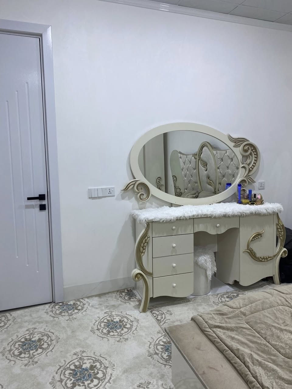 تاقم توركى ٧ پارجه بوًفروشتن شوين چوار قورنه تەنیا فایبەری پشتی کانتۆرەکە گۆرینی دەوێ ئەگینا بێعەیبە نرخ١٨٠


**إذا كنت صاحب هذا الإعلان وتريد حذفه لأي سبب، رجاءا أرسل رسالة إلى الدعم الفني**