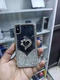 ايفون x ذاكره 64 مبدل شاشه وبطاريه 100. سعره 90 من الاخير  07859915251