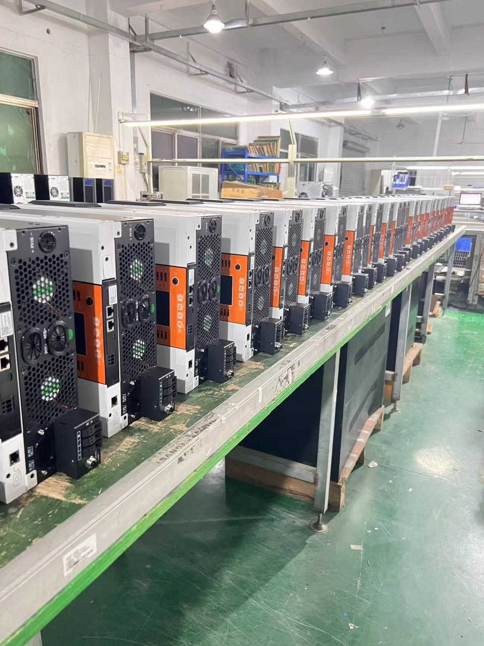 Hot sell model 4.2kw 6.2kw 8kw 11kw solar inverter in stock . 
First come, first served.
Contact whatsapp +8313726259920


**إذا كنت صاحب هذا الإعلان وتريد حذفه لأي سبب، رجاءا أرسل رسالة إلى الدعم الفني**