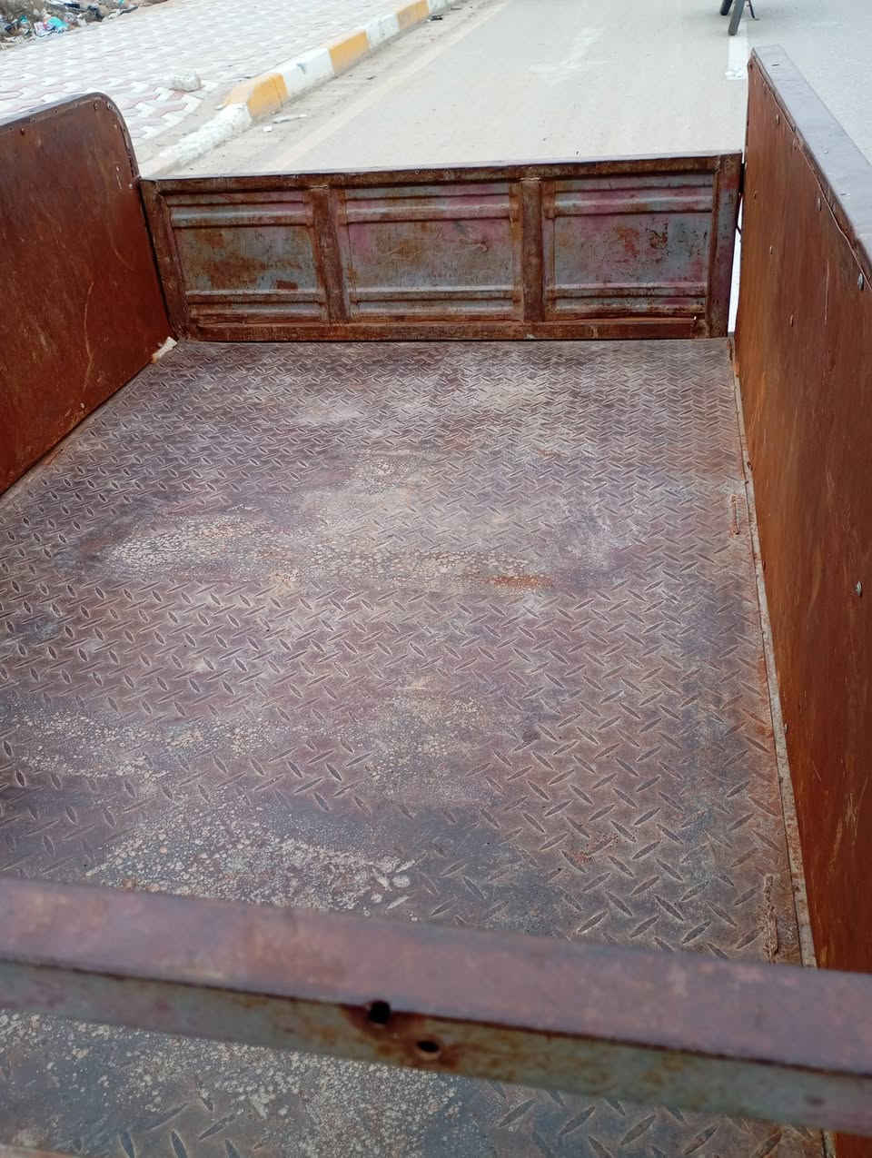 السلام عليكم ستوته للبيع موديل 2017 مقفوله كفاله عامه اوراق اصولي المكان كربلاء طويريج وهذا رقمي ***********
