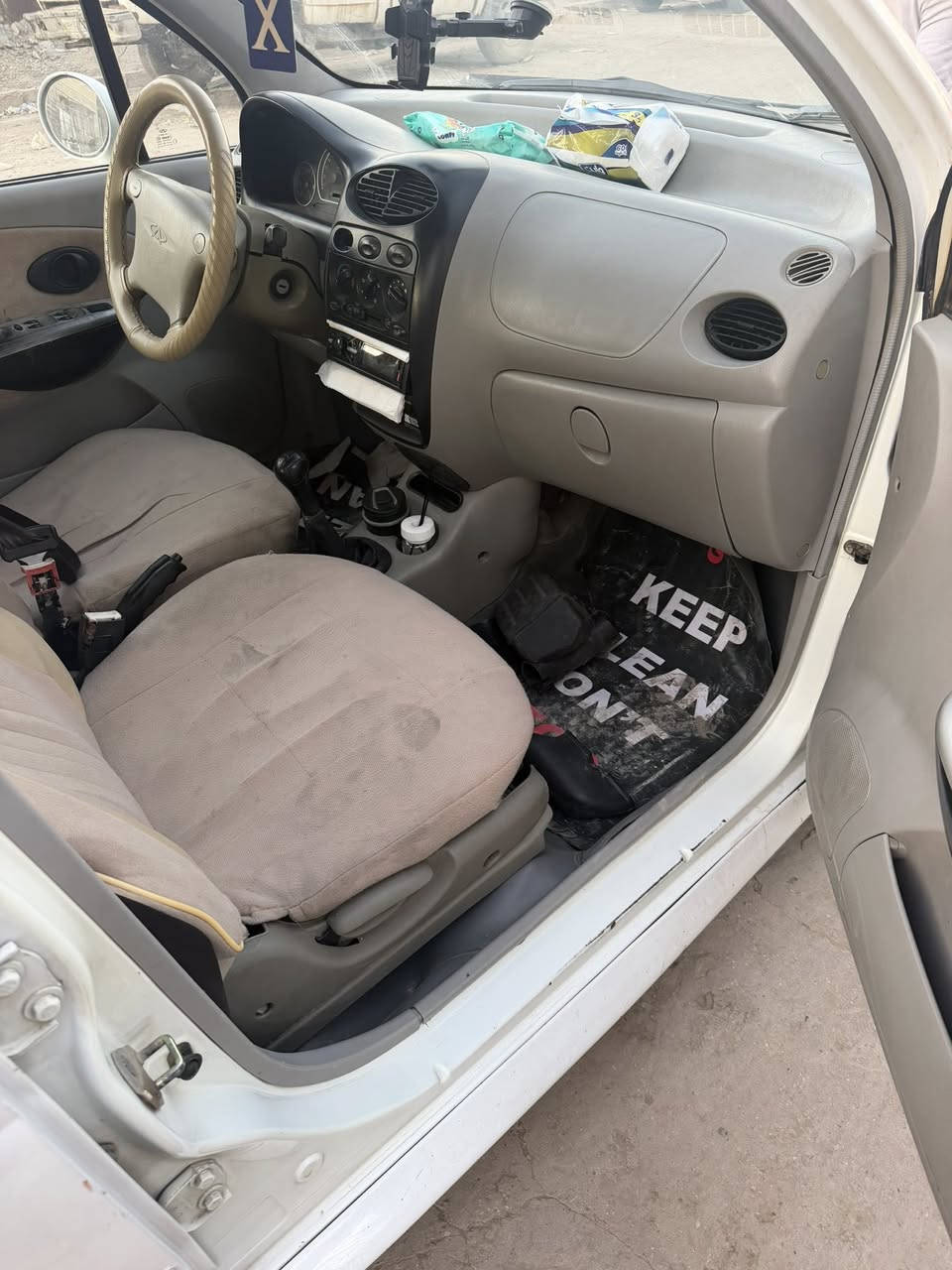 السلام عليكم كيوكيو ٢٠٠٨ للبيع مكان السياره بغداد الدوره سياره كير عادي ٣ بستم رقم نكليزي بغداد سعره ٢٤ وبيها مجال الاتصال ع رقم ***********
