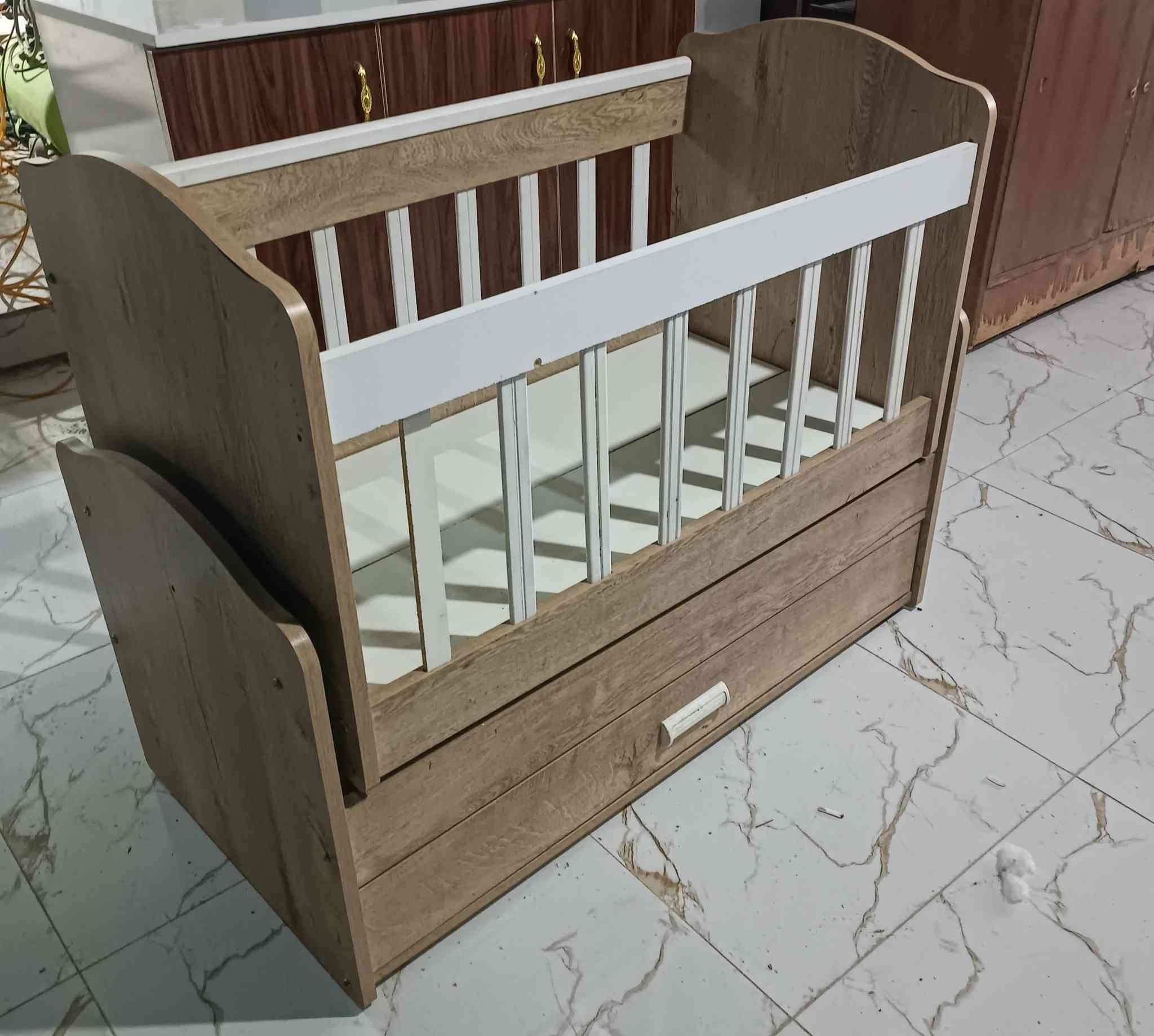 كاروك قياس متر و 5 السعر 50 حي العسكري ***********
