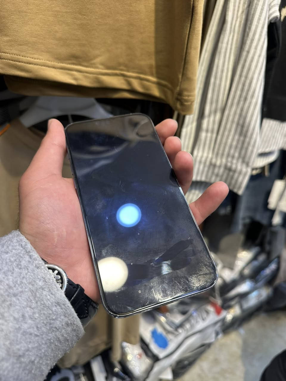 ايفون 13 برو ماكس نظيف كلش استخدام شخصي بطاريه 90 الذاكره 256 السعر 780 وبس مجال بسط  ***********
