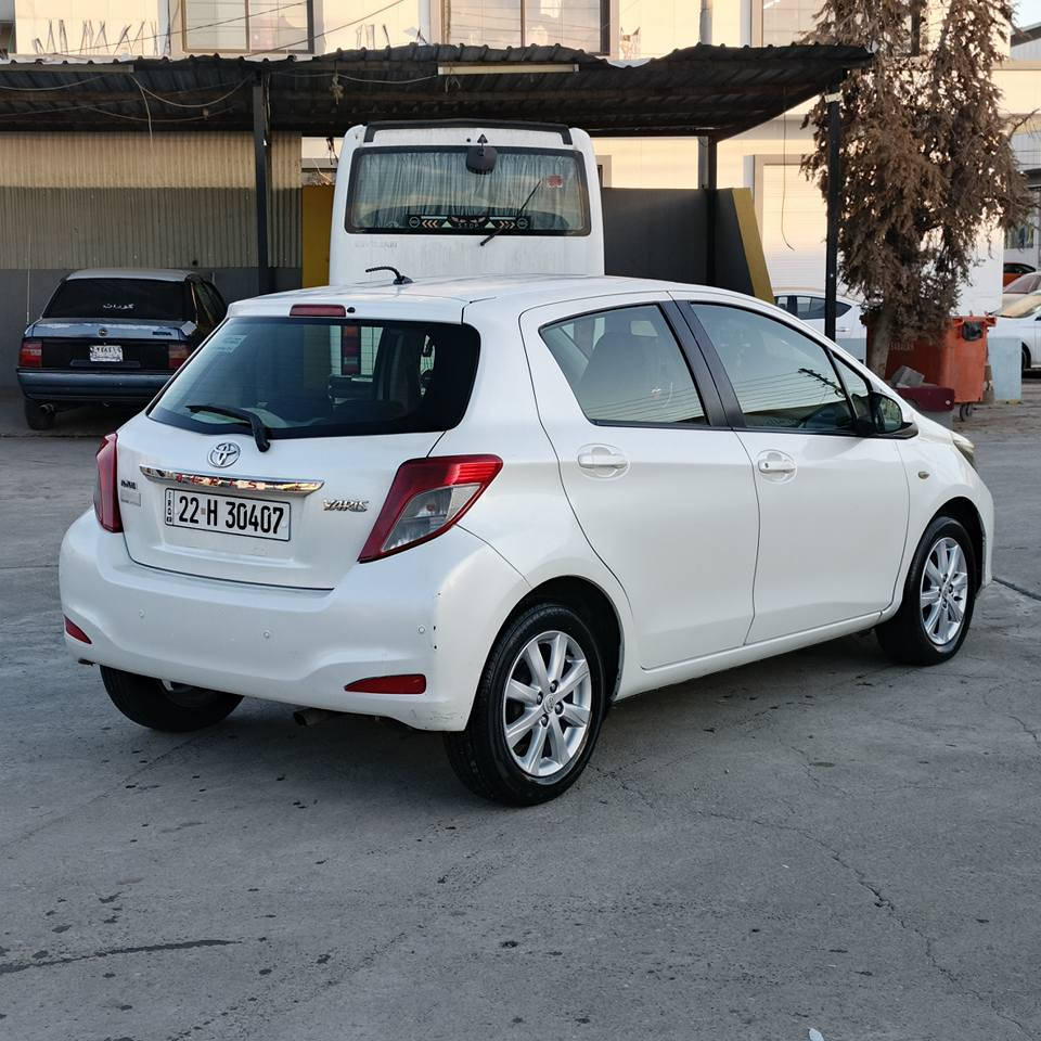 توێتە یارس مۆدێل 2013 خەلیجی رەنگی سپی . جامتا .
سیارەکەی هەتا بەلێی جوان و تۆکمەیە 
بەنەزبەت سبوخ هیجی نیە 
هەموو گیانی بەشەرتە 
چوار تایی نوێی لەسەرە دوو دبلی پشتەوەی نویە  رەقەم و سەنەوەی نوێیە و باناوی خۆمە 
چوار جام کارابایی . یکۆ . پێنج بالیڤ . هەموو گیانی بەشەرتە یەک دینار مەسروفی نیە 
بەنزبەت سحری 100 کەمەک مەجال . 
ناونیشان هەولێر گەرەکی کورانی نوێ 

*********** أربيل, العراق
