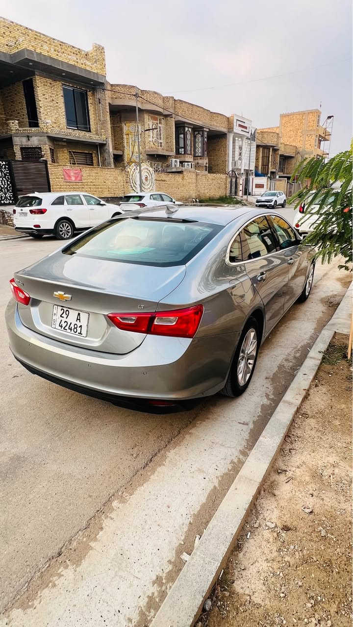 تحيه طيبه…❤️
سياره للبيع نوع شوفرليت ماليبو 
موديل ٢٠٢٤ 
رقم واسط معوقين راعيها مضمون وينطي وكاله عامه 
لون رصاصي 
.
وارد امريكي حادثها جاملغ امامي الايسر فقط والبقيه كفاله عامه من الشخط وعندي سونار بيها اليوم سويته فقط قطعه وحده وهيه الجاملغ 
.
فول مواصفات 1/1
مكينه ١٥٠٠ تيربو صاروخ 🚀 
كير اوتوماتيك 
بصمه تشغيل+ابواب بانوراما بالسقف 
سايد بريك بصمه 
لد نهاري 
تبريد خلفي 
كشنات كهربائيه 
ماشيه ٣٩ الف فقط 
وسعرها ١٣٠ وبيها مجال بعد المعاينه 
ومكانه بالكوت مركز المدينه 
وهذا رقمي *********** دهل اوران, واسط
