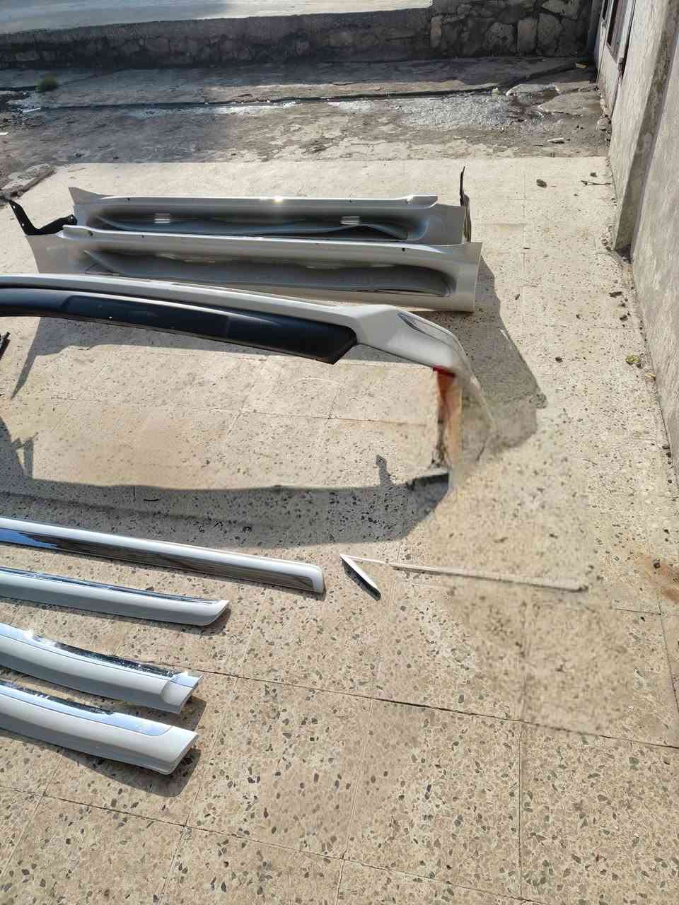 اغراض برادو يرهمن من10الى17 الي يريدهن يتصل  الاغراض في الموصل  ***********
