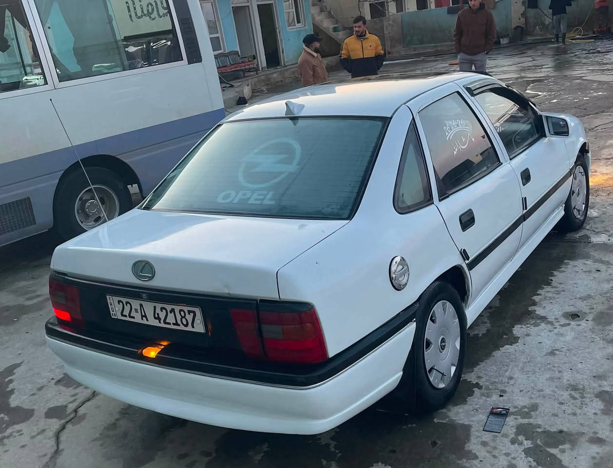 اوبل فكترا موديل 1992
محرك محور نيسان صني موديل 2007 

كير محرك شرط 

هزه فحص سنويه جديدة 

تبريد ثلج ❄️ 

وايرمة كله شغل 

سياره جهزا ما تصرف ربع عليها 

صبغ مكان الدوائر فقط 

لستفسار عن رقم الهاتف او مراسله الصفحه

السعر 52$ بيها مجال بسيط  

***********

***********
