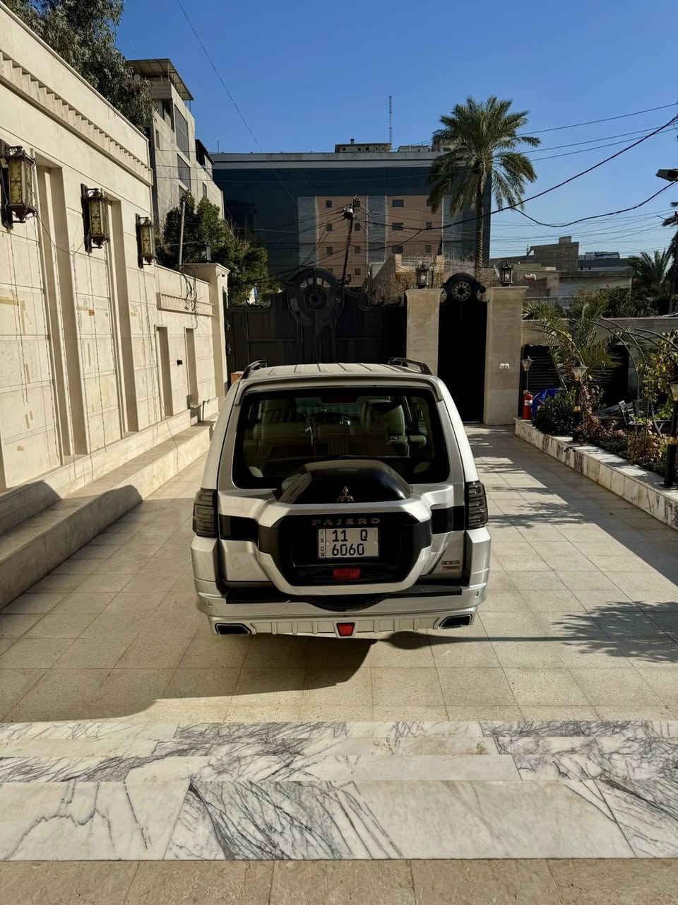 سلام عليكم ورحمة الله وبركاته سياره للبيع او مراوس انطي فرق او اخذ فرق  تفاصيل كامله
1- النوع . باجيرو حبتور

2-الموديل.  2019

 3- حجم المحرك. 3800

 4- حالة المحرك والكير-مكفول من الفتح والتبديل

 5- المسافه المقطوعه :130الف كيلو متر

____________________________

فول مواصفات 

 1- فتحه سقف(سلايد)

 2- كشنات جلد

 3- كشن سايق والصدر كهرباء

 4- كامره خلفيه

 5- حساسات امامي خلفي

 6- سستم صوت دمام بالصندوك

السياره مكفوله من الصبغ والتبديل فقط بارد بسيط بالجاملغ الامامي واصبعين بالجاملغ الخلفي باقي السياره محدثه من اجود التحديث في السوق صبغ بيه بنيد + جاملغ امامي + خلفي . جاهزه مابيه اي نقص 

ملاحضة : استبدال القم من قبلي برقم عادي غير مميز 

مكاني بغداد السعر 200

الرقم : ***********
