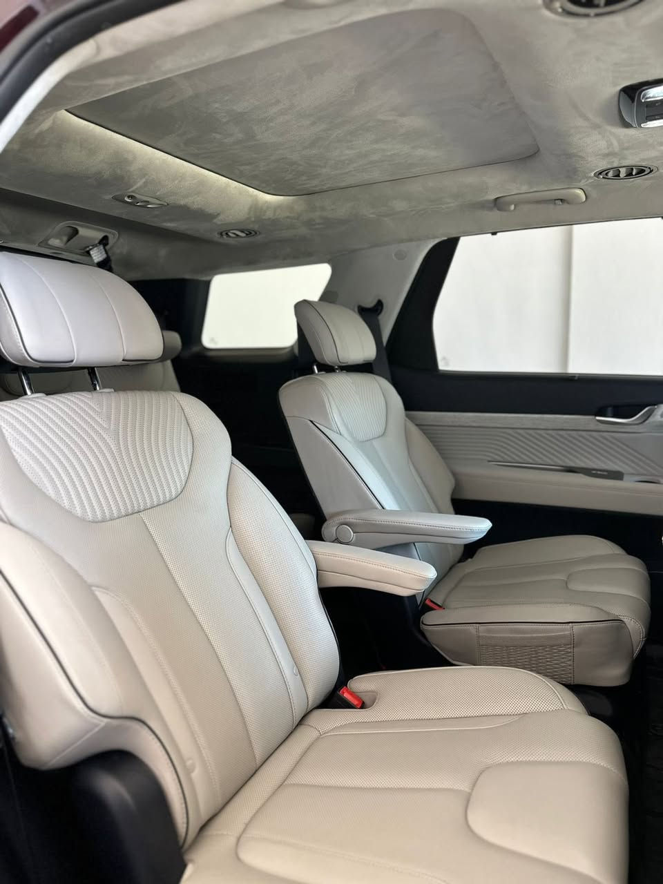 هونداي بلاسيد
فقط بيع بدون مراوس 335 مجال بسيط

(***********)

موديل: 2023 

بدون دعم بدون صبغ كلين تايتل 

المواصفات : كلگرافي  فول 1/1 

شاشه عرض داتاشو 

المحرك 3.8  V6 

بصمه تشغيل + بصمه ابواب 

اصطفات تشغيل ( تقديم+ترجيع) 

فتحه السگف+ پانوراما 

سماعات هارمن كاردن عدد 16

رادار امامي+خلفي 

حساسات امامي+ خلفي  

كامرات عدد 6  360 درجه 

كشنات امامي خزن ميموري 

كشنات كهربائي تدفئه و تبريد ❄️

(7) راكب 

اناره داخليه( محيطه) اناره دشبول 

بردات جانبيه 

تبريد مركزي امامي +خلفي منفصل التحكم

تحكم سترن+ شفتات 

تدفئه سترن 

مرايات هيتر+ تعقيم 

صندوق كهربائي شفط+ اربع وضعيات فتح صندوق

وضعيات القياده (5) 

ويل كب حجم (20)

اوتو هولد+نقطه عمياء

سايد بريك بصمه+ مثبت سرعه 

شحن وايرلس 

اشارات بالمرايا+اشارات جانبيه 

(2) اوتو بريك 

تحديد مسار

شاشه دجيتال كبيره 

تشغيل عن بعد

تدليك كشن 

دفع رباعي 

نضام مانع انزلاق

نضام نزول منحدرات 

كشنات ViP منفصل
