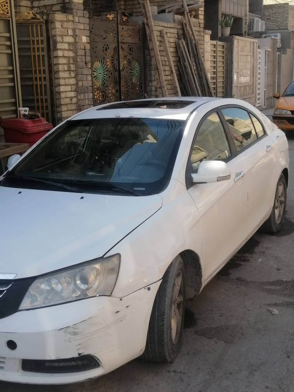 امكراند موديل ٢٠١٣ باسمي سنويتها ٢٠٢٦ الگير يرمش ابيع گير عاطل حتى لا تعتب محرك تبريد شغال وبحالة ممتازه دواخل زينه صدر مابيه شي بيها شخطات بس سعرها قفل ٤٢ ورقه قفل قفل مكاني بغداد حي الامين متواجد بعد الساعه الثالثه مساءا وهذا رقمي ***********
