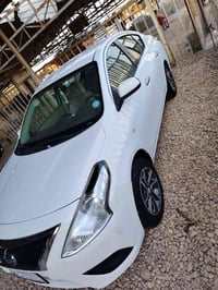 نيسان صني • ٢٠١٩ • صبغ خلفي