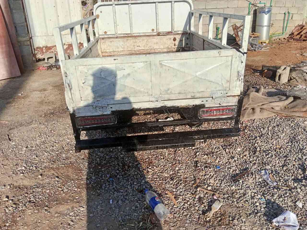سلام عليكم ستوته  مرقمه بيهه سنويه البيع كامله مكمله من ايدك الشارع وياهه محجر سعر  900 وبيها مجال شراي يتصل ع رقم***********

