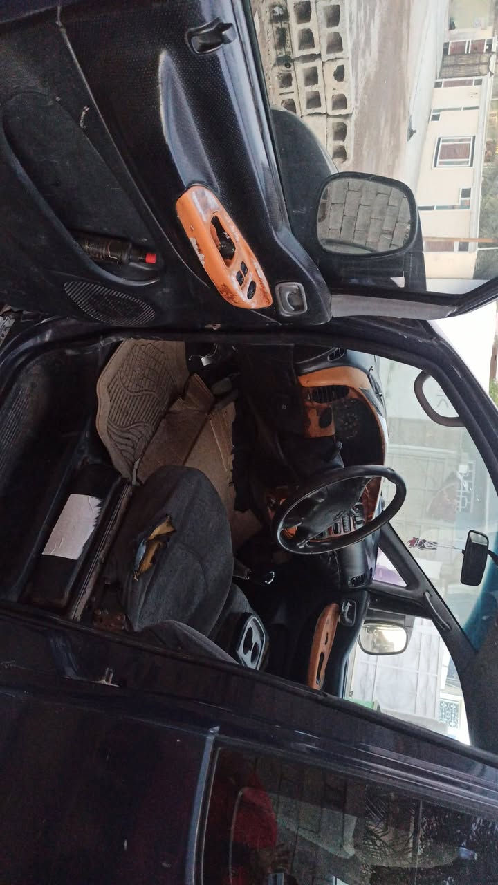 اسلام عليكم ستاركس هونداي ليبرو موديل 2000 محرك 3000 سياره نضيفه سياره بسمي تحويل ثاني يوم السعر 48 مكان السياره ديالى بعقوبه
***********
