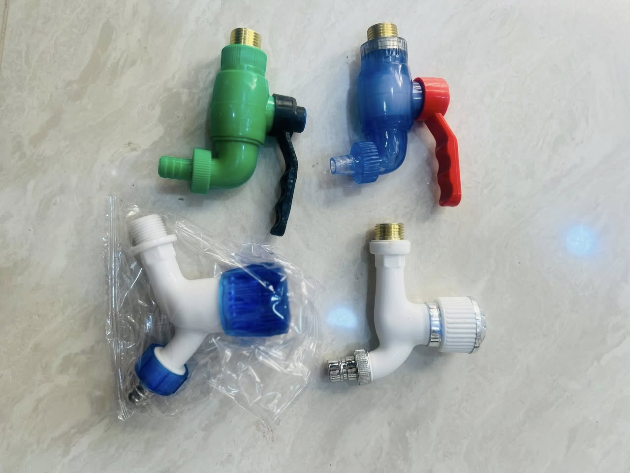 السلام عليكم اخواني توفرت بضاعة جديدة
________________________________

كاكات زواويه شرط الضمان نوعيه ممتازه 
ونوعيات وسط سعر3 الف ال 10 الاف
————————-——————•
حنفيات اصلي
حنفيات وسط
حنفيات عادي متوفر جميع الاشكال والنوعيات
————————————— 
قبق منهول باشكال والوان مختلف  سعر الف دينار فقط 💵 
العنوان السماوه مجمع ابن يقطين  قرب اسواق الحذاف متواجد من ساعه 7 صباحا لل10 مساء يوجد خدمة توصيل داخل المجمع فقط•


**إذا كنت صاحب هذا الإعلان وتريد حذفه لأي سبب، رجاءا أرسل رسالة إلى الدعم الفني**