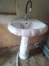 مغسلة منقلة • ميز • حله أبي غرق