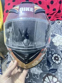 خوذة  وصندوك جدد ونظيفات  سعر الخوذة قفلها25 والصندوك 25قفل مكاني حي ا...