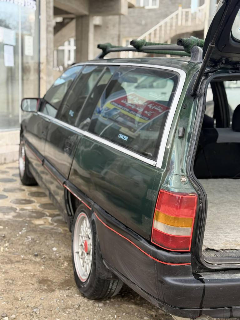 ئۆپڵ ستیشن مۆدێل 1989مەنەفێست ئەسڵی مەکینە20گێڕومەکینەی بەشەرت گێڕعادی چرکەی تیانیەبێ دەعم بێ لێدران تایەی تازەکارەبای هەموی ئیش دەکات لەسلێمانی سعری 18وەرەقە*********** السليمانية, العراق
