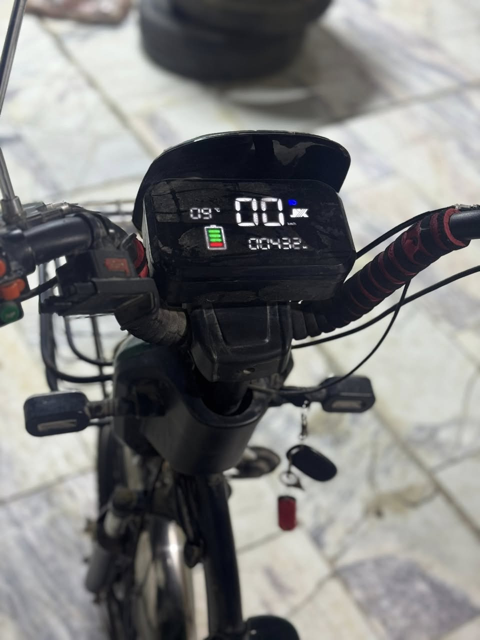 دراجة كهربائية للبيع 
السعر 325 الف
***********
