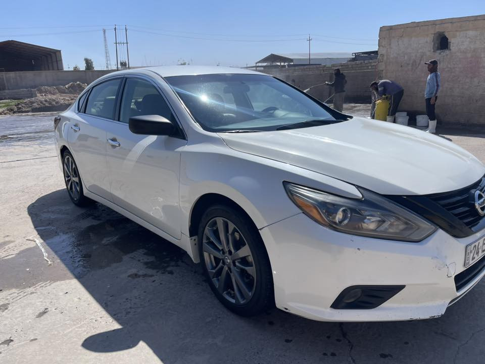 نيسان التما للبيع موديل 2018 sr حادث السيارة  جنطه +  قطعتين رش امريكا بدون دواخل بدون ايرباك
سعر 117  وبيها مجال  للاستفسار 
***********
