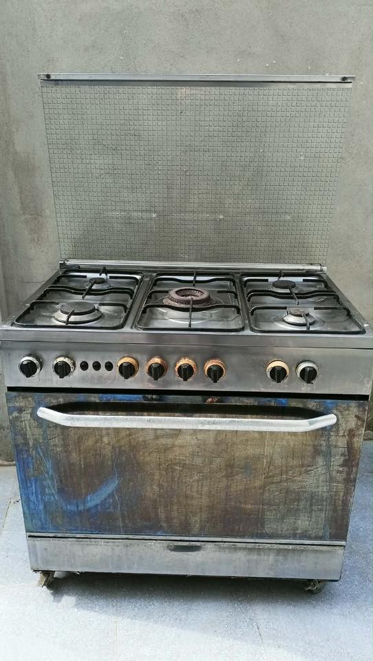 طباخ فريش مصري اصلي شغال كامل للبيع سعر 170 بي مجال ***********
